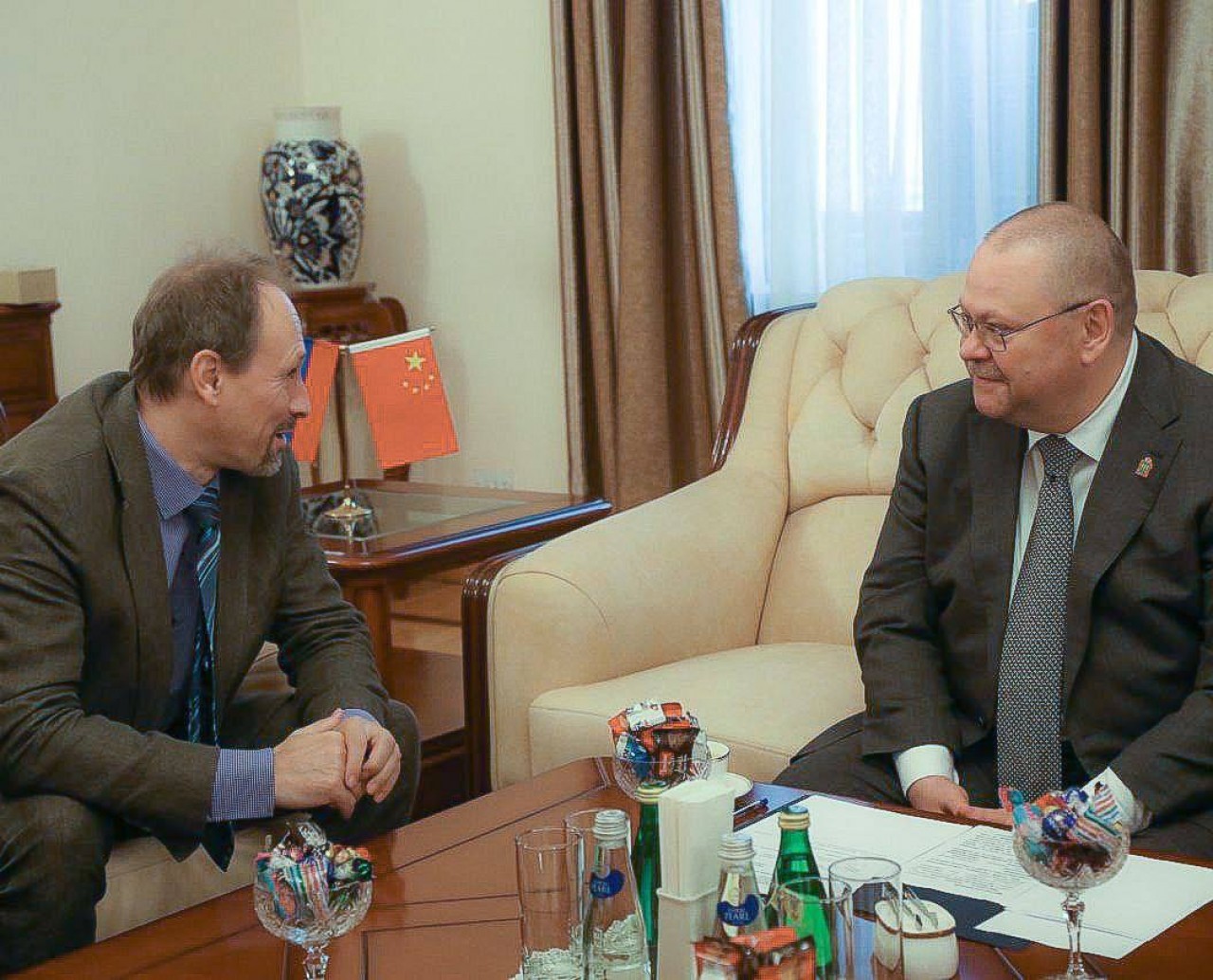 Oleg Melnichenko Meets with RF Adviser-Envoy in China