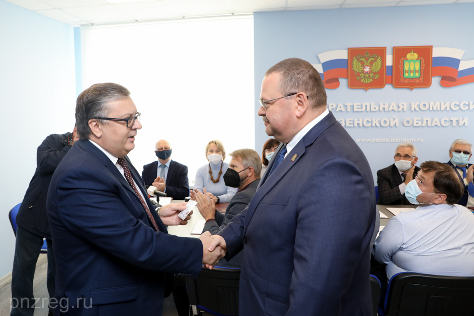 Oleg Melnichenko Received Certificate of Being Elected Governor