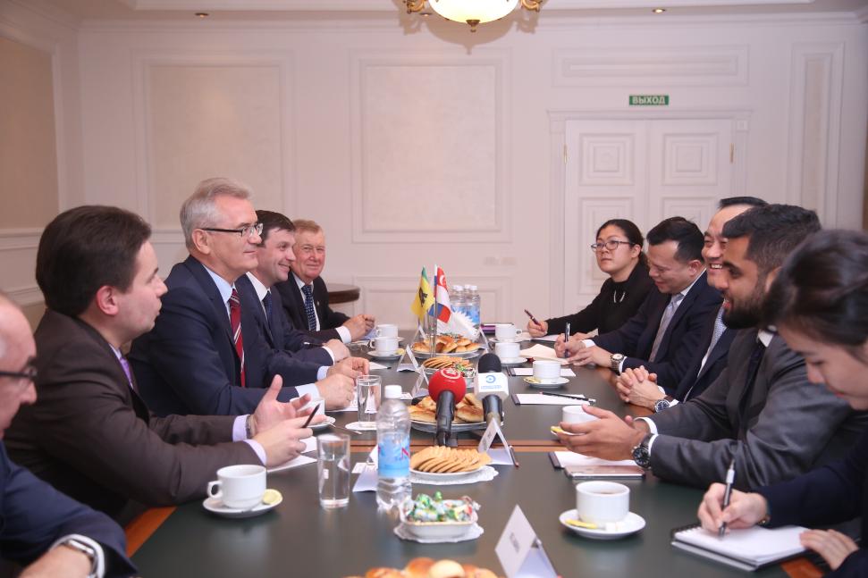 Penza governor meeting with the Senior Minister for Trade and Industry of the Republic of Singapore Dr Koh Poh Koon Penza governor meeting with the Senior Minister for Trade and Industry of the Republic of Singapore Dr Koh Poh Koon