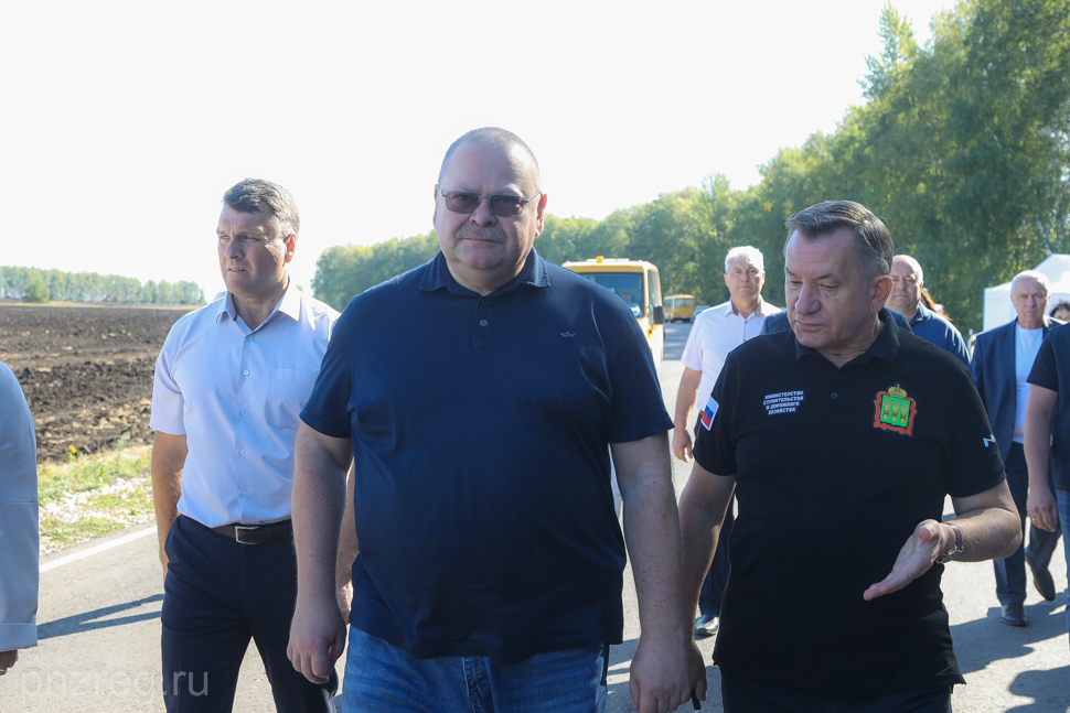 Governor Opens Road Connecting Narovchat and Spassk Districts Governor Opens Road Connecting Narovchat and Spassk Districts