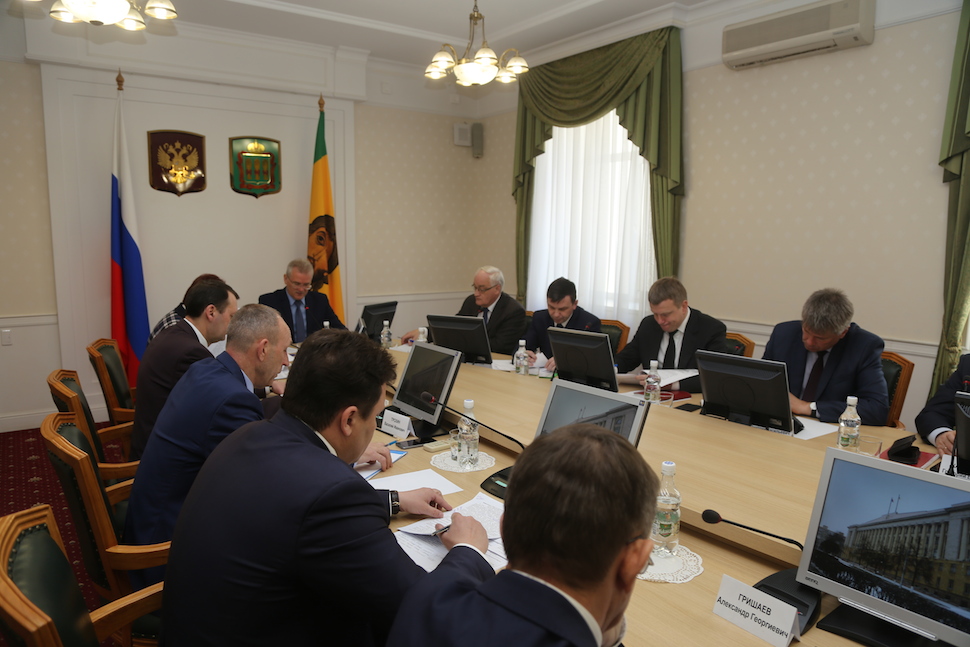 Governor demands to intensify work on attracting investors and establishing joint ventures
