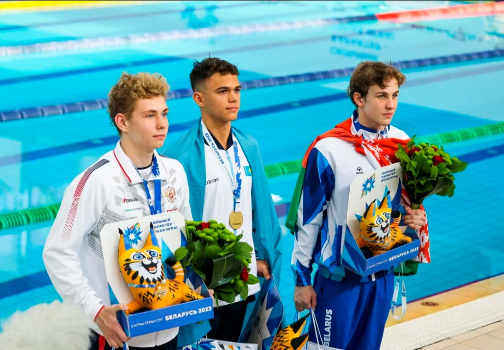 Penza Swimmers Win Five Medals at CIS Games