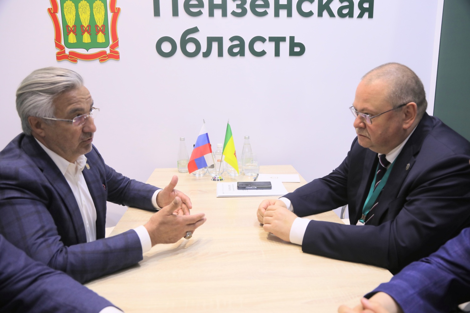 Oleg Melnichenko and Vasil Shaykhraziev Hold Working Meeting