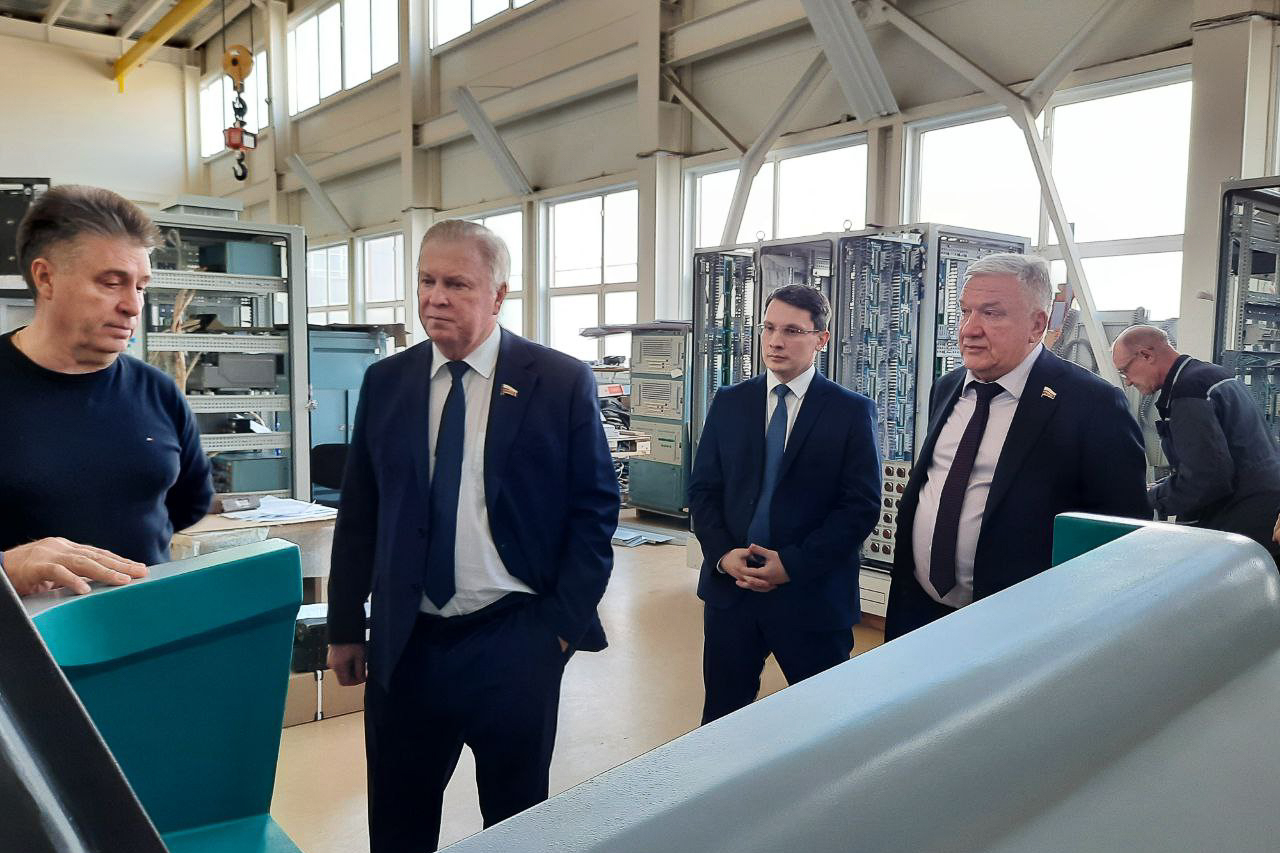 Federation Council Delegation Visits Penza Enterprise for Flight Simulators Production