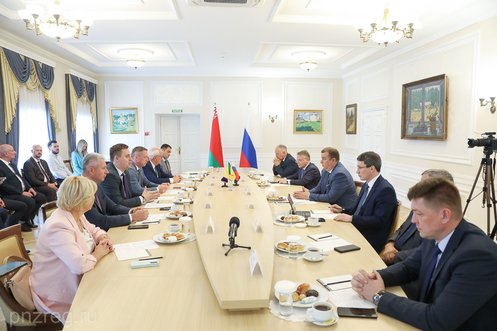 Vice-Governor Sergey Fedotov Holds Meeting with Belarus Delegation