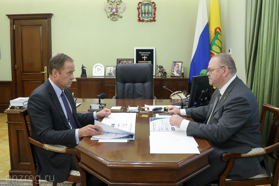 Igor Komarov and Oleg Melnichenko Discuss Socio-Economic Development of Penza Oblast