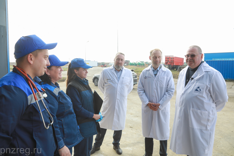 Oleg Melnichenko Inspects Production Facilities of Dairy Complex in Serdobsk District
