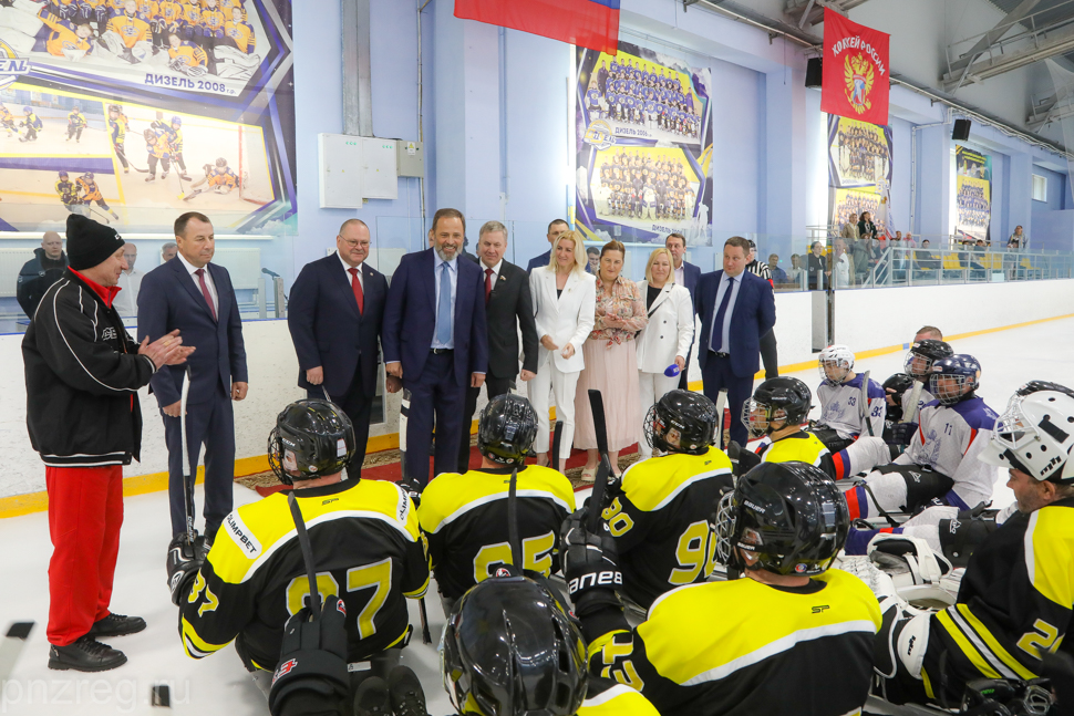 Igor Komarov Meets Penza's Sledge Hockey Team Igor Komarov Meets Penza's Sledge Hockey Team