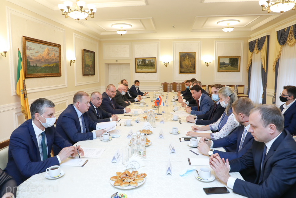 Oleg Melnichenko Holds Working Meeting with Director General of the Belgian-Luxembourg Chamber of Commerce in Russia