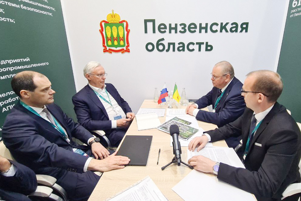 Governor Discusses Development of Serdobsk Industrial Park with KAMAZ CEO Governor Discusses Development of Serdobsk Industrial Park with KAMAZ CEO