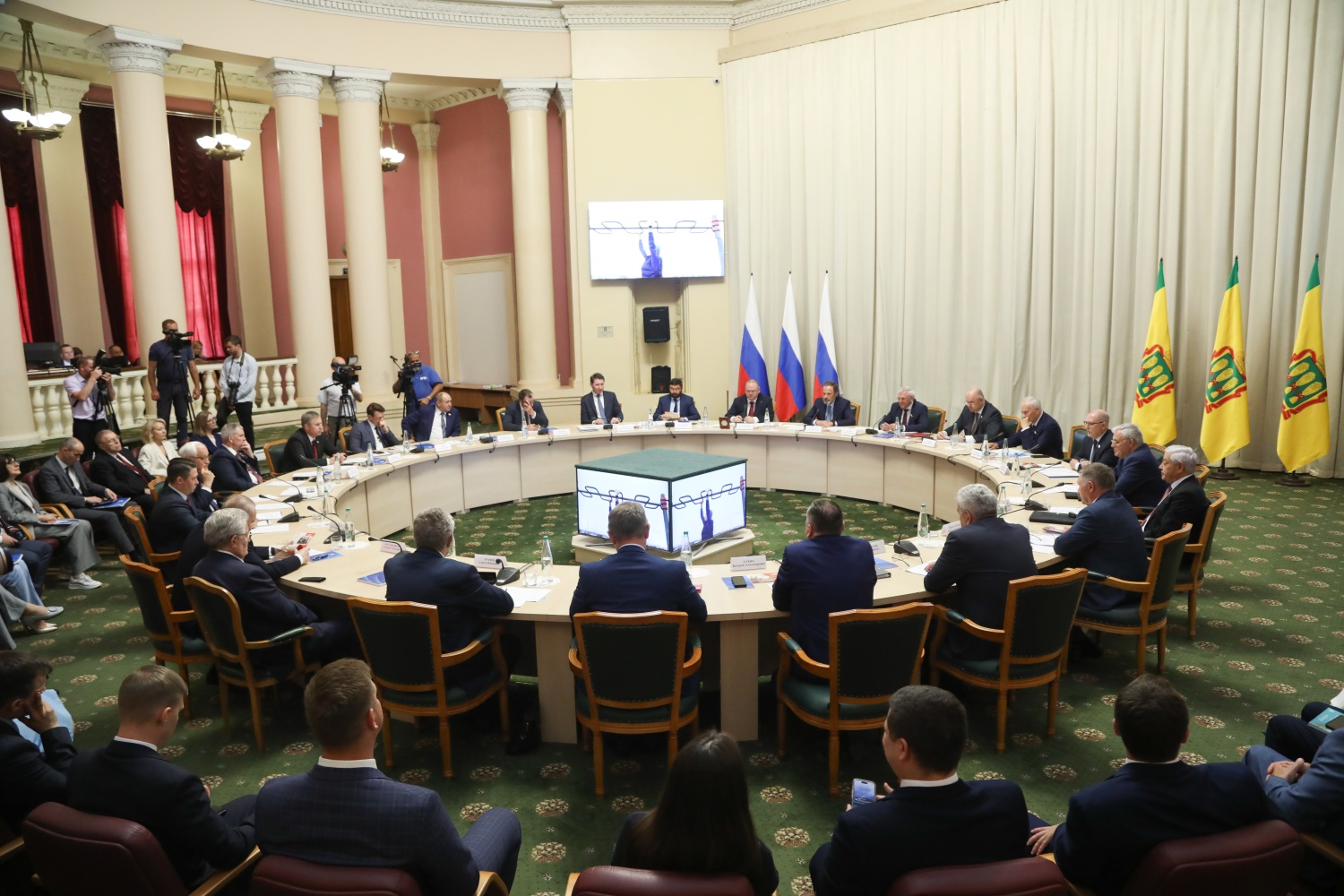 Igor Komarov and Oleg Melnichenko opened the 76th meeting of the Council of Legislators of the Volga Federal District