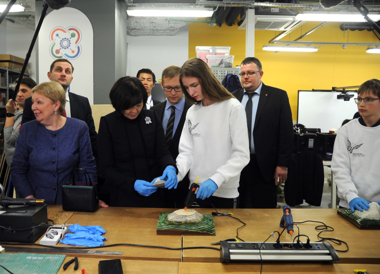 Penza Quantorium trainees present R&D product in Skolkovo Penza Quantorium trainees present R&D product in Skolkovo