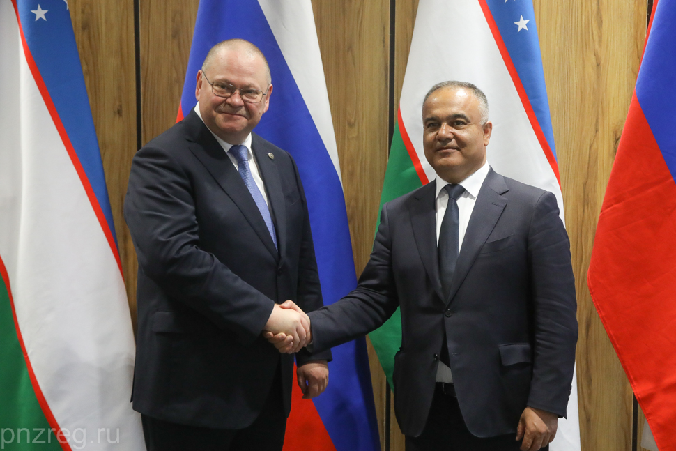 Oleg Melnichenko and Adiz Boboyev Sign Agreement Between Penza and Samarkand Regions Oleg Melnichenko and Adiz Boboyev Sign Agreement Between Penza and Samarkand Regions