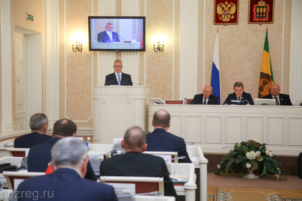 Ivan Belozertsev evaluating the past year as ‘good in terms of economy and social sphere’ at the Penza Legislative Assembly Ivan Belozertsev evaluating the past year as ‘good in terms of economy and social sphere’ at the Penza Legislative Assembly