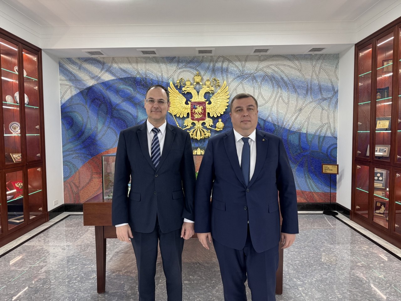Sergei Fedotov Briefs Sergei Kramintsev on Results of Penza Delegation's Work in China Sergei Fedotov Briefs Sergei Kramintsev on Results of Penza Delegation's Work in China