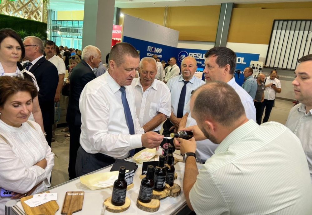 Belarus Deputy Prime Minister Leonid Zayats Assessed Quality of Penza Products at BELAGRO-2023