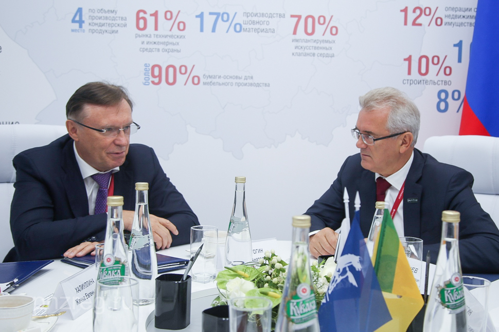 Ivan Belozertsev and the director general of “KAMAZ” PJSC Sergey Kogogin discussed development prospects of Serdobsk Machine Building Factory