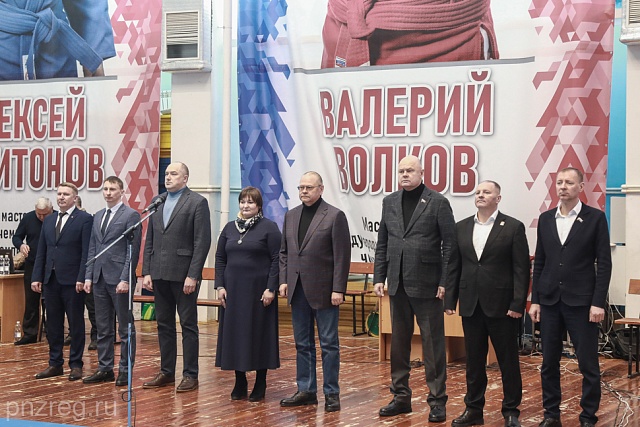 Oleg Melnichenko Wishes Good Luck to Participants of Volga Federal District Sambo Championship