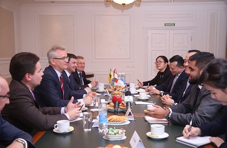 Penza governor meeting with the Senior Minister for Trade and Industry of the Republic of Singapore Dr Koh Poh Koon