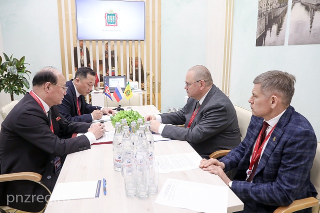 Oleg Melnichenko and Sin Hong Chol Discuss Cooperation Between Penza Oblast and DPRK