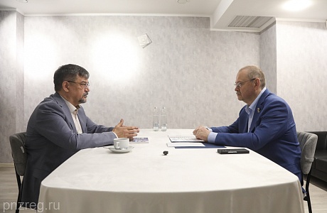 Oleg Melnichenko and Azat Khalilov Discuss Prospects for Development of Small and Medium-Sized Businesses in Penza Oblast
