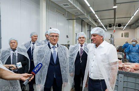 Governor Visits Food Production Enterprise Created with Regional Support