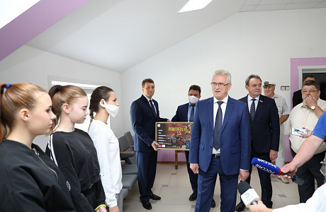 Ivan Belozertsev Instructed to Work out How to Increase Salaries of Secondary Specialised Educational Institutions' Teachers
