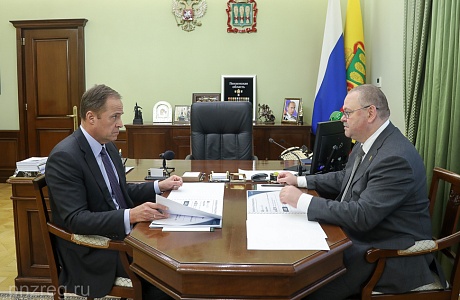 Igor Komarov and Oleg Melnichenko Discuss Socio-Economic Development of Penza Oblast