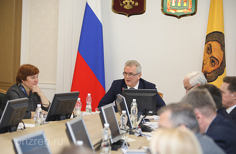 Ivan Belozertsev informed about the departure of a freight train with Penza’s vegetable oil to China