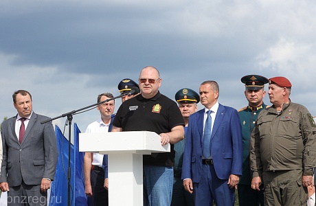 Oleg Melnichenko Welcomes Participants of 10th Guardsman Training Camp