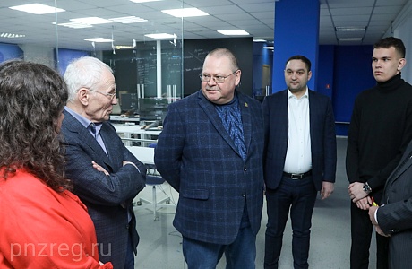 Grigory Rapota and Oleg Melnichenko Visit NEL Quantorium and PSU