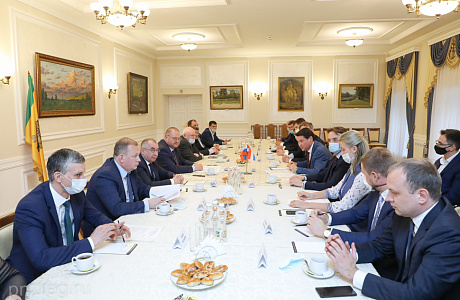 Oleg Melnichenko Holds Working Meeting with Director General of the Belgian-Luxembourg Chamber of Commerce in Russia