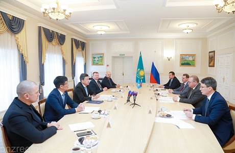 Governor Holds a Meeting with Consul General of Kazakhstan in Kazan