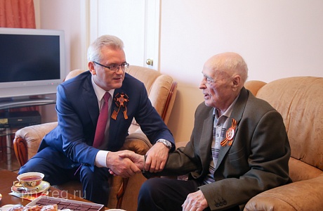 The Governor congratulated a veteran of the Great Patriotic War with the 100th birthday