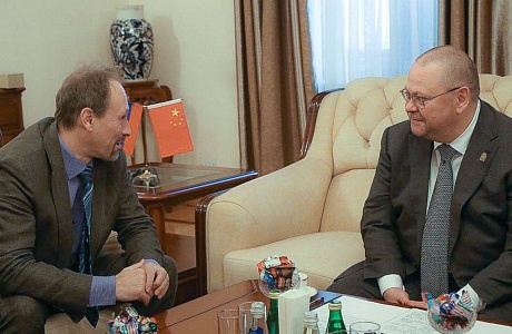 Oleg Melnichenko Meets with RF Adviser-Envoy in China
