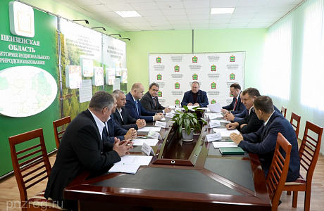 Oleg Melnichenko Demands to Significantly Increase the Percentage of Wood Processing in Region