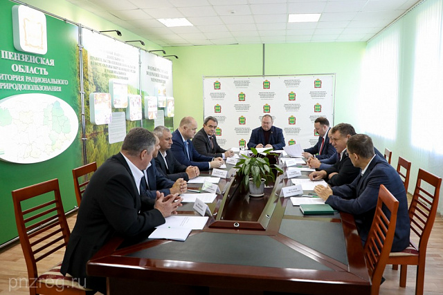Oleg Melnichenko Demands to Significantly Increase the Percentage of Wood Processing in Region