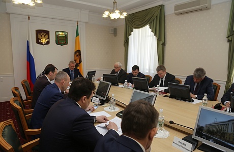 Governor demands to intensify work on attracting investors and establishing joint ventures