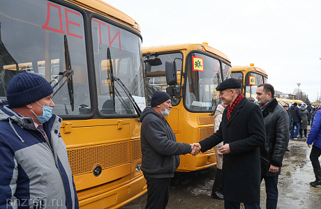 28 New School Buses Transferred to District Schools