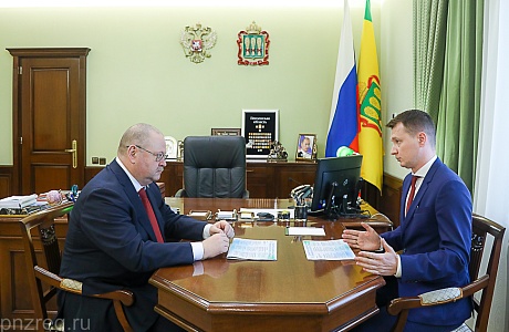 Governor Oleg Melnichenko Discusses Regional Development with Sberbank's Artyom Pastukhov Governor Oleg Melnichenko Discusses Regional Development with Sberbank's Artyom Pastukhov