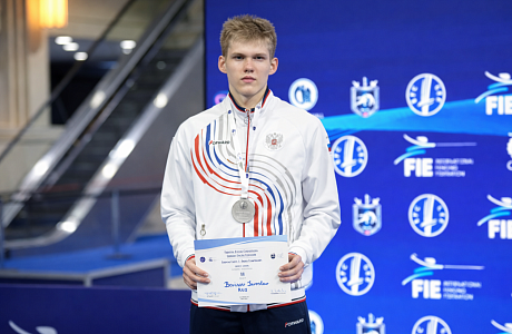 Penza Athlete Wins Silver at European Junior Fencing Championship