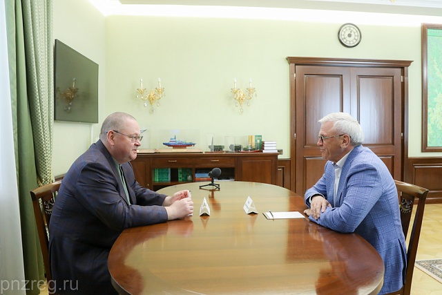Oleg Melnichenko Holds Working Meeting with Yevgeny Lyulin