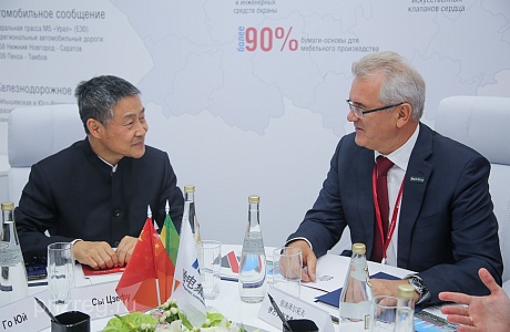 The Governor discussed questions of regional cooperation with the chairman of “Harbin Electric Corporation”