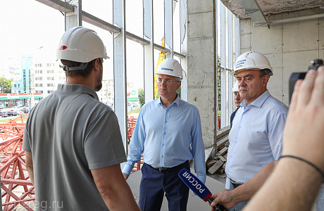 Dome Being Installed at Penza Circus