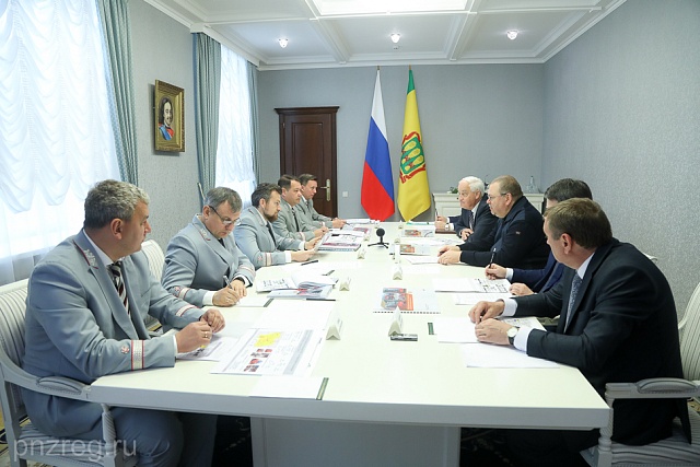 Governor and Kuibyshev Railway Head Discuss Cooperation