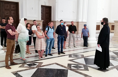 First Evening Excursion to Spassky Cathedral Takes Place