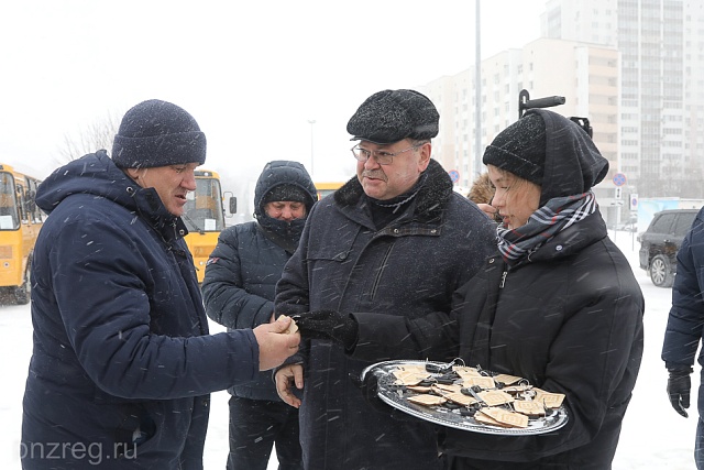 Oleg Melnichenko Presented Keys to 49 New School Buses