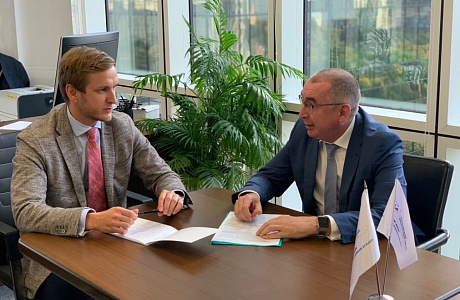 Valery Bespalov Holds Working Meeting with REC Management