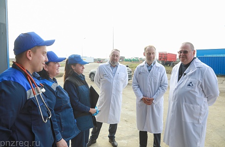 Oleg Melnichenko Inspects Production Facilities of Dairy Complex in Serdobsk District