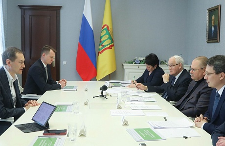 Oleg Melnichenko Holds Working Meeting with Aleksandr Vedyakhin